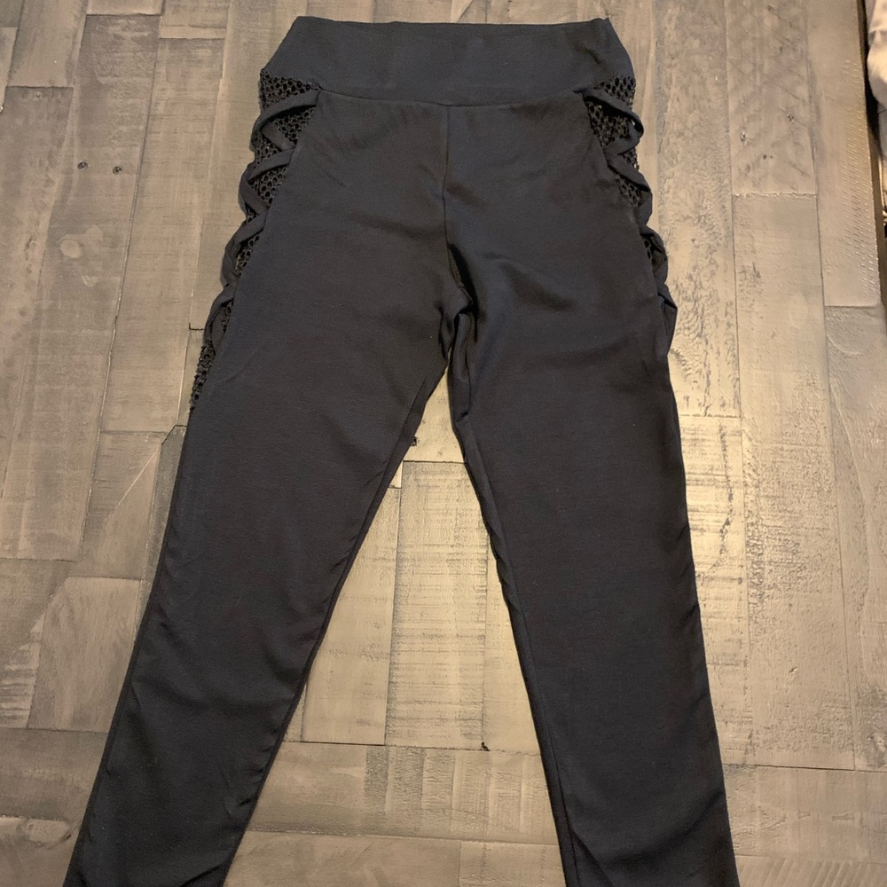 High waisted black leggings